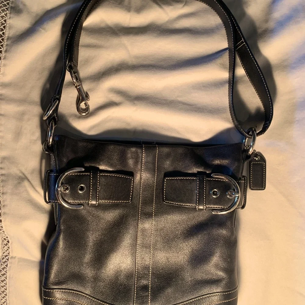 Vintage Coach all leather bag. - Picture 2 of 6